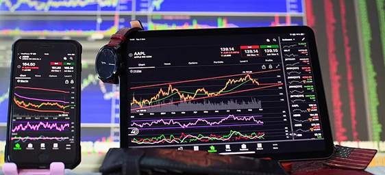 The Future of Oil & Gas Investing with Smarter Tools and Stronger Returns